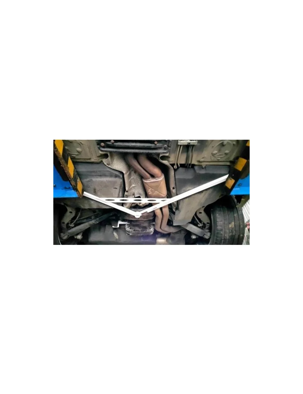 BARRA RINFORZO SCOCCA POSTERIORE ULTRA RACING BMW SERIE 3 E46 M3 3.2