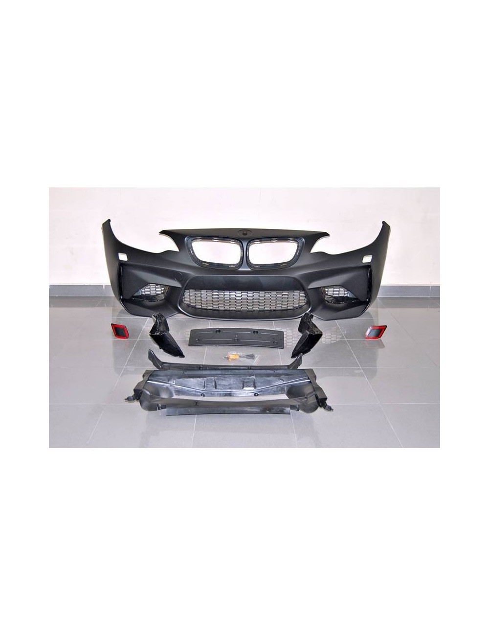 PARAURTI ANTERIORE IN ABS BMW SERIE 2 F22 F23 LOOK M2