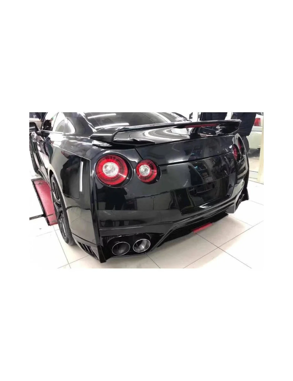 KIT ESTETICO COMPLETO DI FANALERIA NISSAN GT-R R35 LOOK 2017