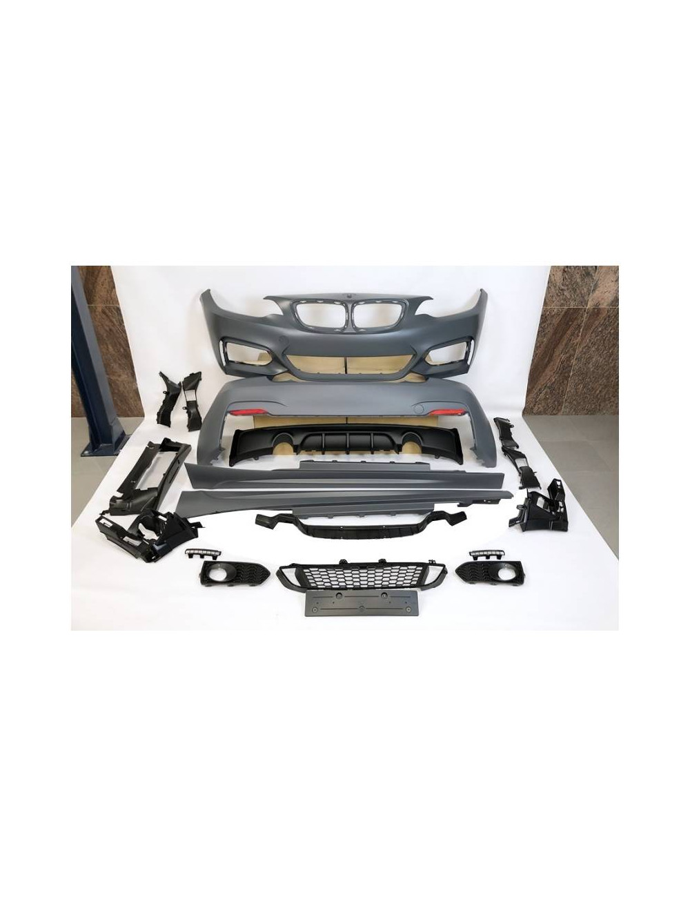 KIT ESTETICI BMW F22 / F23 2013-2019 LOOK M PERFORMANCE